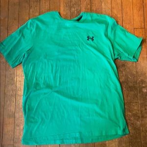 Under Armour Loose Fit Green Tee (L)